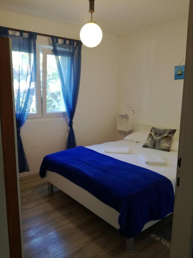 Apartments By The Sea Maslinica, Solta - 14748 Extérieur photo